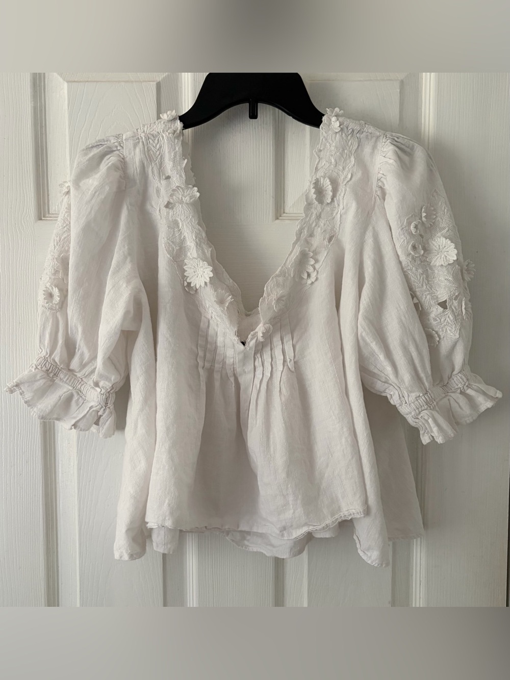 Free People White Floral Embroidered V-Neck Peasant Blouse